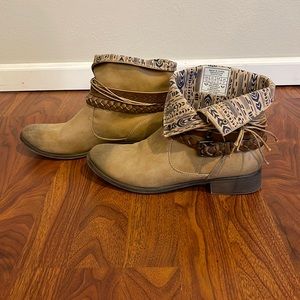 Tan, Roxy Booties